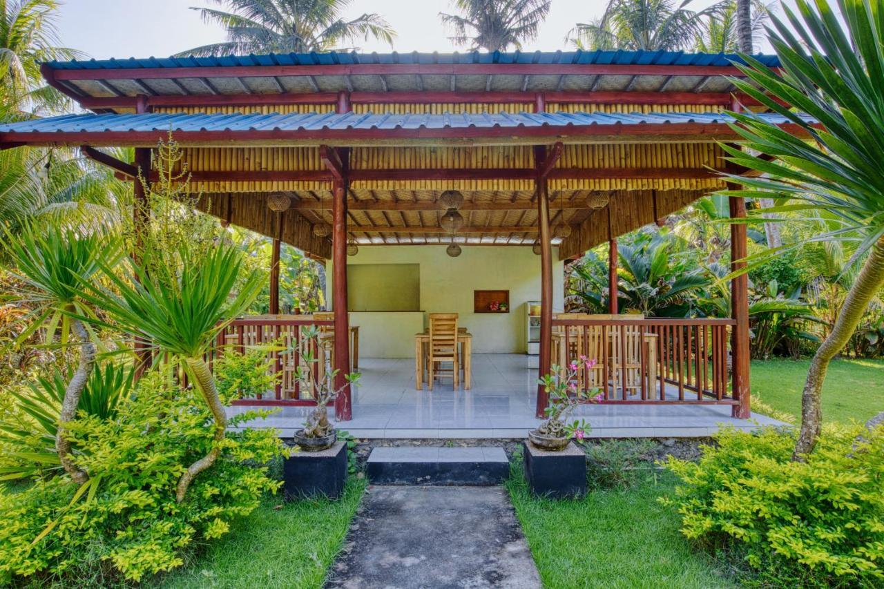 Puri Yalus Bungalow Apartment Toyapakeh Exterior photo