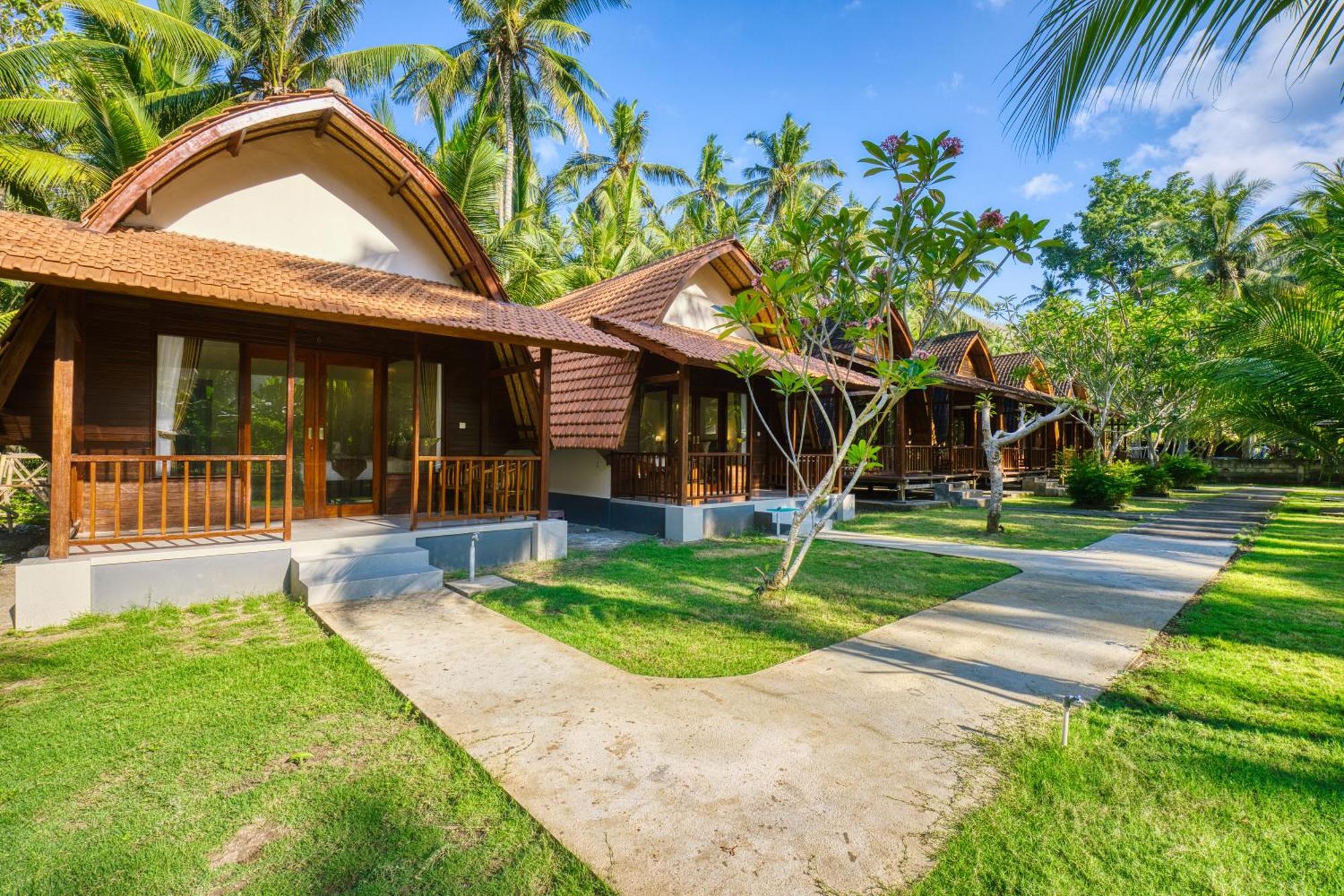 Puri Yalus Bungalow Apartment Toyapakeh Exterior photo